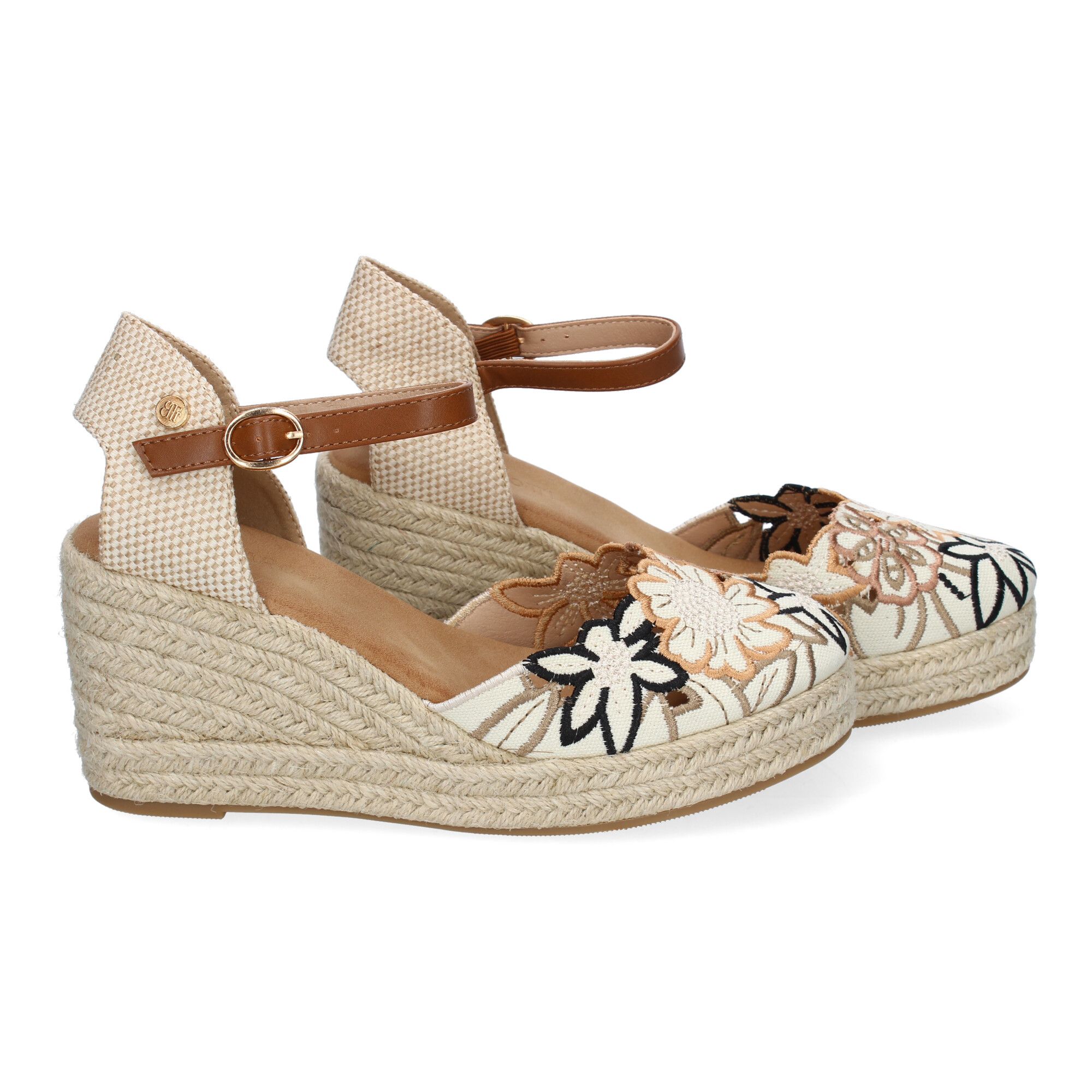CF-3420-Camel_4.jpg