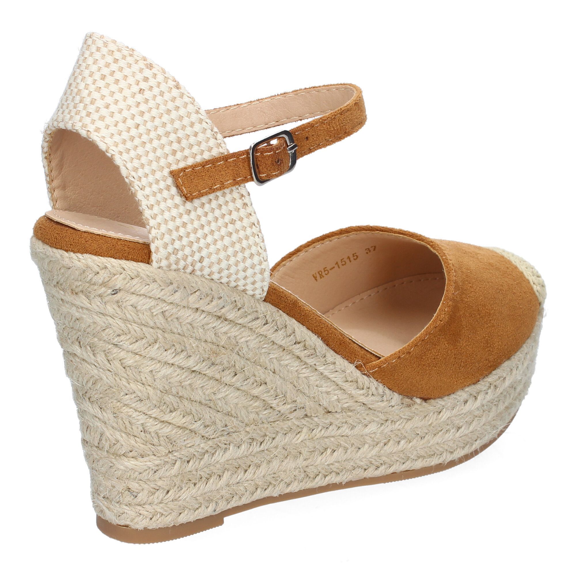 VR5-1515-Camel_4.jpg